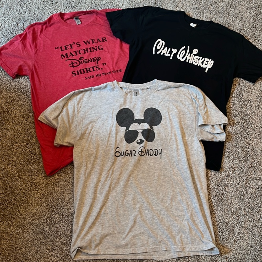 Gildan - large tee tshirt - Disney Theme - lot/bundle of 3
